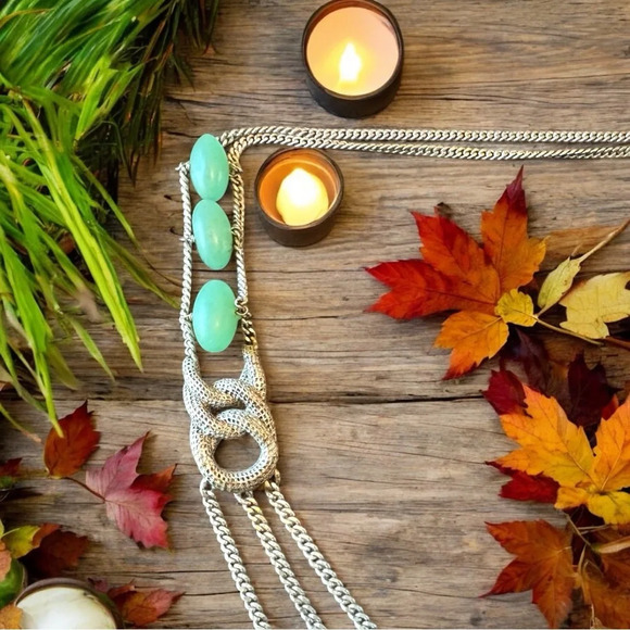 KENNETH COLE Silver Tone Layered Chain Necklace w/ Green Beads & Snake Design - Picture 2 of 9